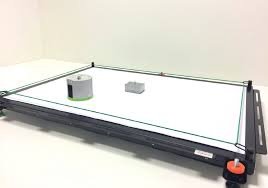 Détecteur infrarouge pour table à coussin d’air